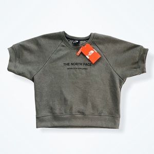 NWT shortsleeved north face sweatshirt